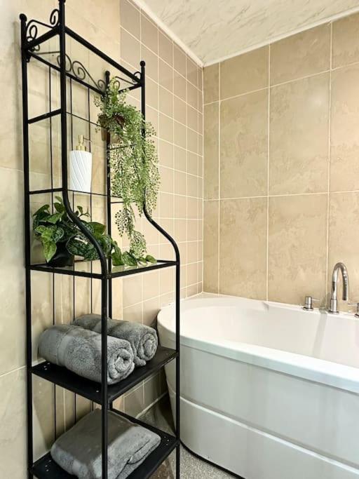 6 Guests House Old Trafford,Media City,City Centre, Free Parking Manchester Exterior foto
